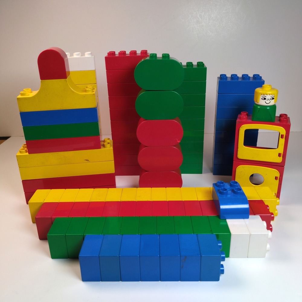 Vtg LEGO Duplo 104 Piece Building Blocks Lot Big Toddler Toy Mixed Set Minifig